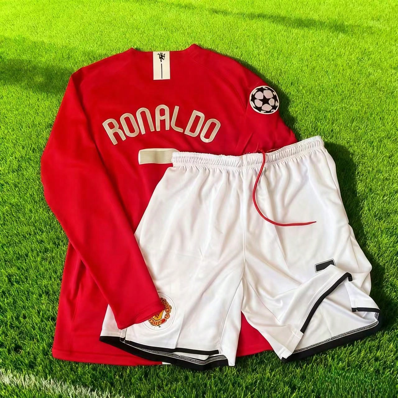 1761734795276f9f9ff3163670ca873d728a756c99_thumbnail.jpg Ronaldo Jersey Suit Manchester 07 08 Football Uniform Kids - Image 1