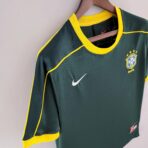 The third jersey of the Brazilian team in - Image 4