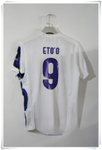 Inter Milan away shirt for the 2010-2011 season - Image 4
