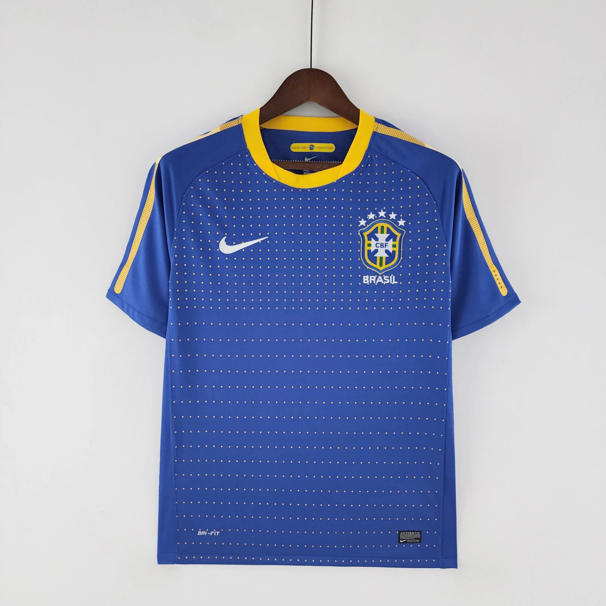 巴西队2010年客场球衣 (1) Brazil's away shirt in 2010 - Image 1