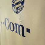 Bayern Munich 2004-2005 away shirt - Image 3