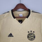 Bayern Munich 2004-2005 away shirt - Image 6