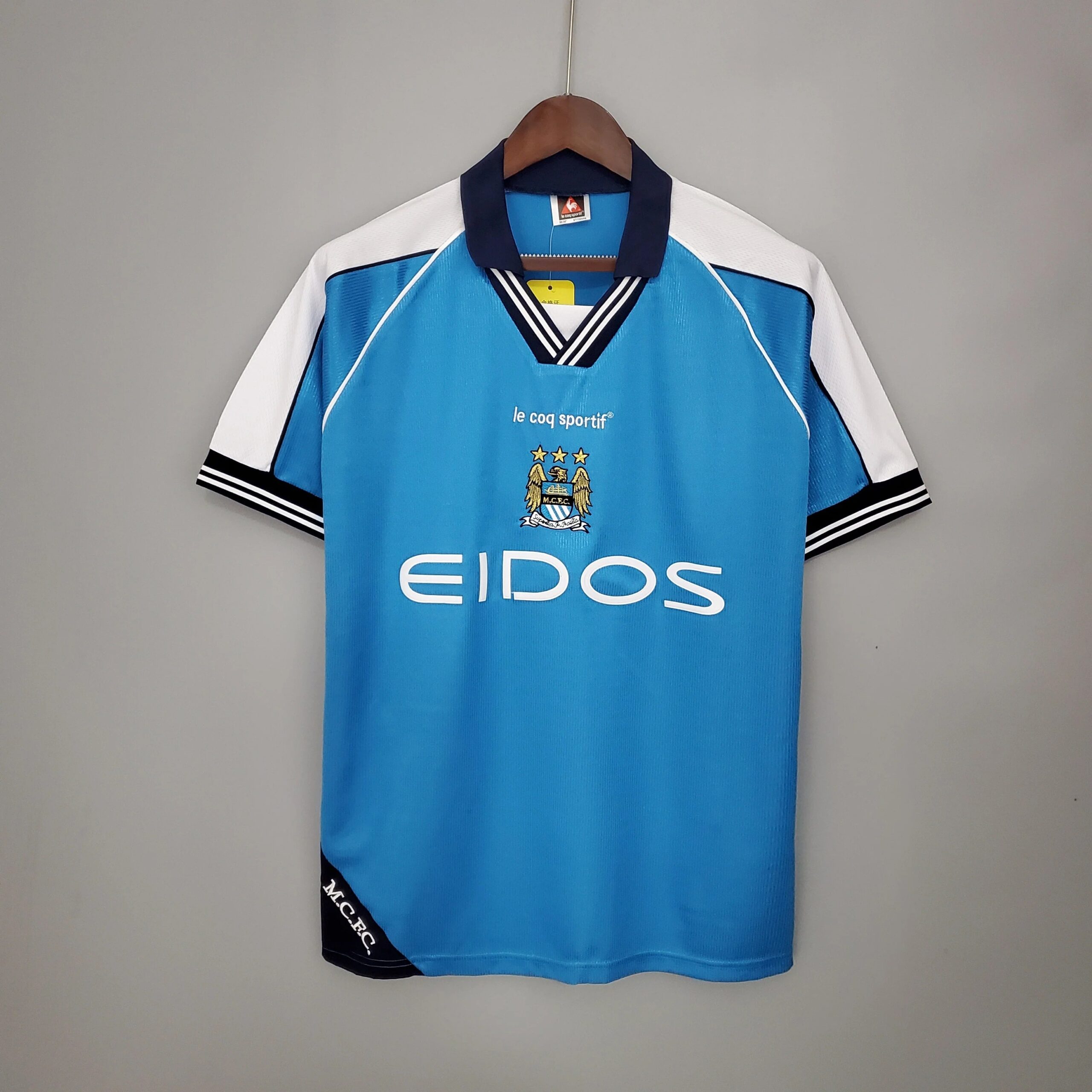 曼城 1999-2000 赛季主场球衣_ Manchester City's 1999-2000 home shirt - Image 1