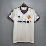Manchester United 1982-1984 away shirt - Image 9