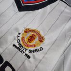 Manchester United 1982-1984 away shirt - Image 5