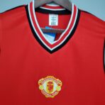 Manchester United 1985-1986 home shirt - Image 8