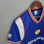 Manchester United 1985-1986 away shirt - Image 4