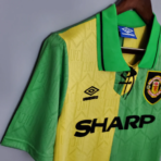 Manchester United 1993-1994 third shirt - Image 7