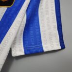 Manchester United 1995-1996 away shirt - Image 9