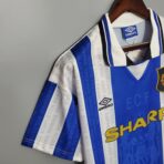 Manchester United 1995-1996 away shirt - Image 4