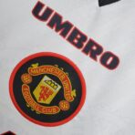 Manchester United 1996-1997 away shirt - Image 7