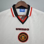 Manchester United 1996-1997 away shirt - Image 8