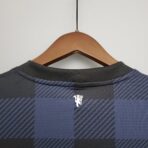 Manchester United's away shirt for the 2013-2014 season - Image 3