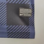 Manchester United's away shirt for the 2013-2014 season - Image 4