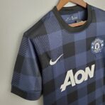 Manchester United's away shirt for the 2013-2014 season - Image 5