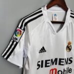Real Madrid 2004 - 2005 home kit - Image 4