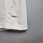 Real Madrid 2010 - 2011 home kit - Image 3