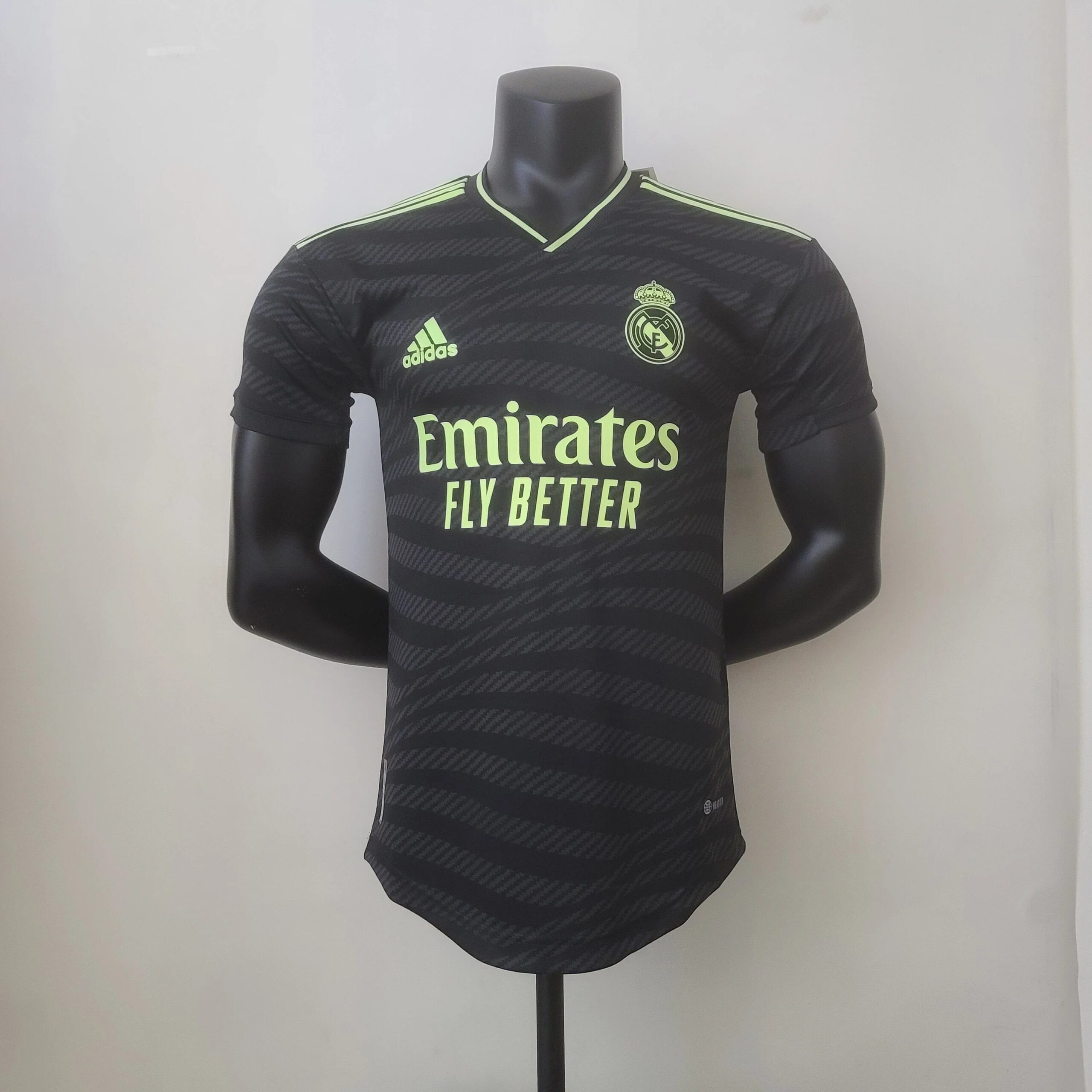 皇家马德里 2022-2023 赛季第三球衣 (1) Real Madrid's third shirt for the 2022-2023 season - Image 1